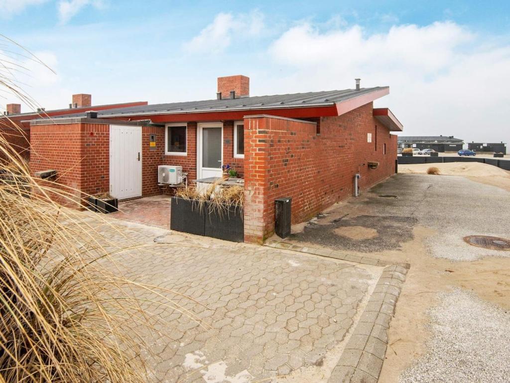 5 Person Holiday Home In Henne Хене Странд Екстериор снимка